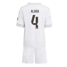 Real Madrid David Alaba #4 Hjemme skjorte til barn 2025-26 Kortermet (+ korte bukser)